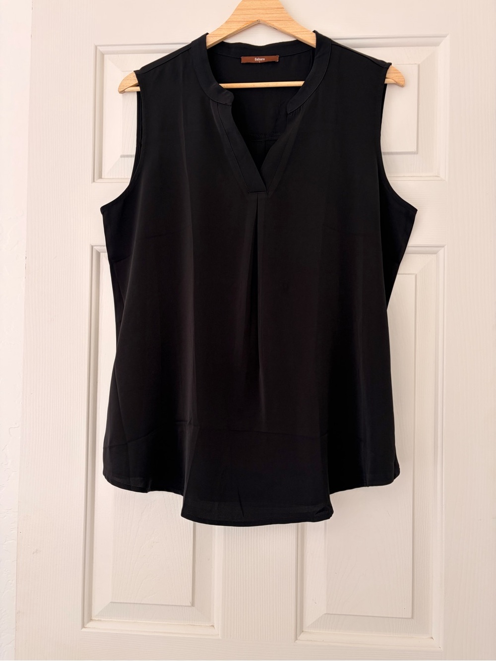 Black Sleeveless V-Neck Women's Tank Top